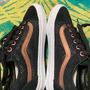 Women's Size 7.0 VANS Old Skool Shoes Black Suede - Snakeskin Design Stitching